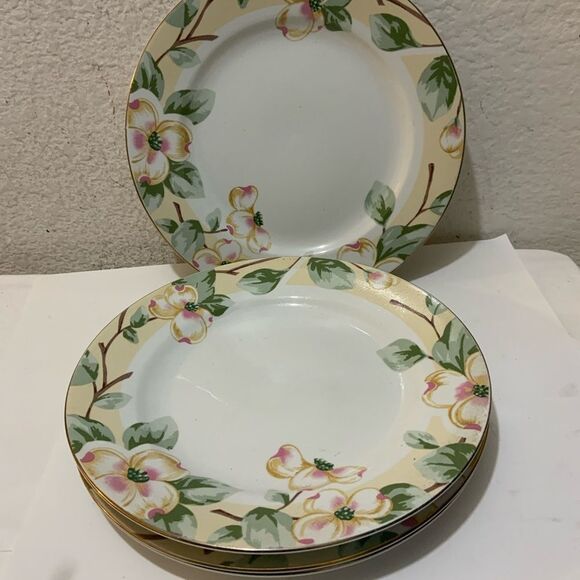 FAIRFIELD Fine China  DOGWOOD 4 dinner plates Floral Gold Rim 10.5” G21 - Picture 2 of 6